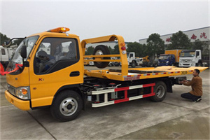 桦南哪里有拖车服务