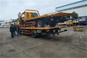 桦南同城汽车补胎